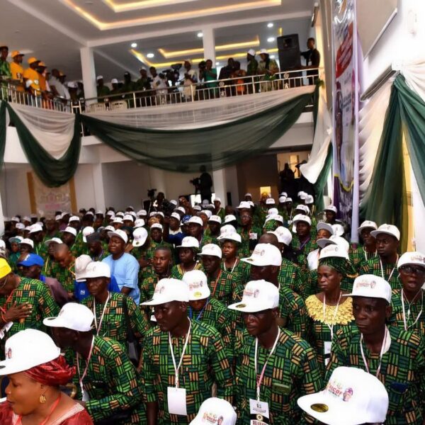 Photo 5814150782998660744 y 600x600